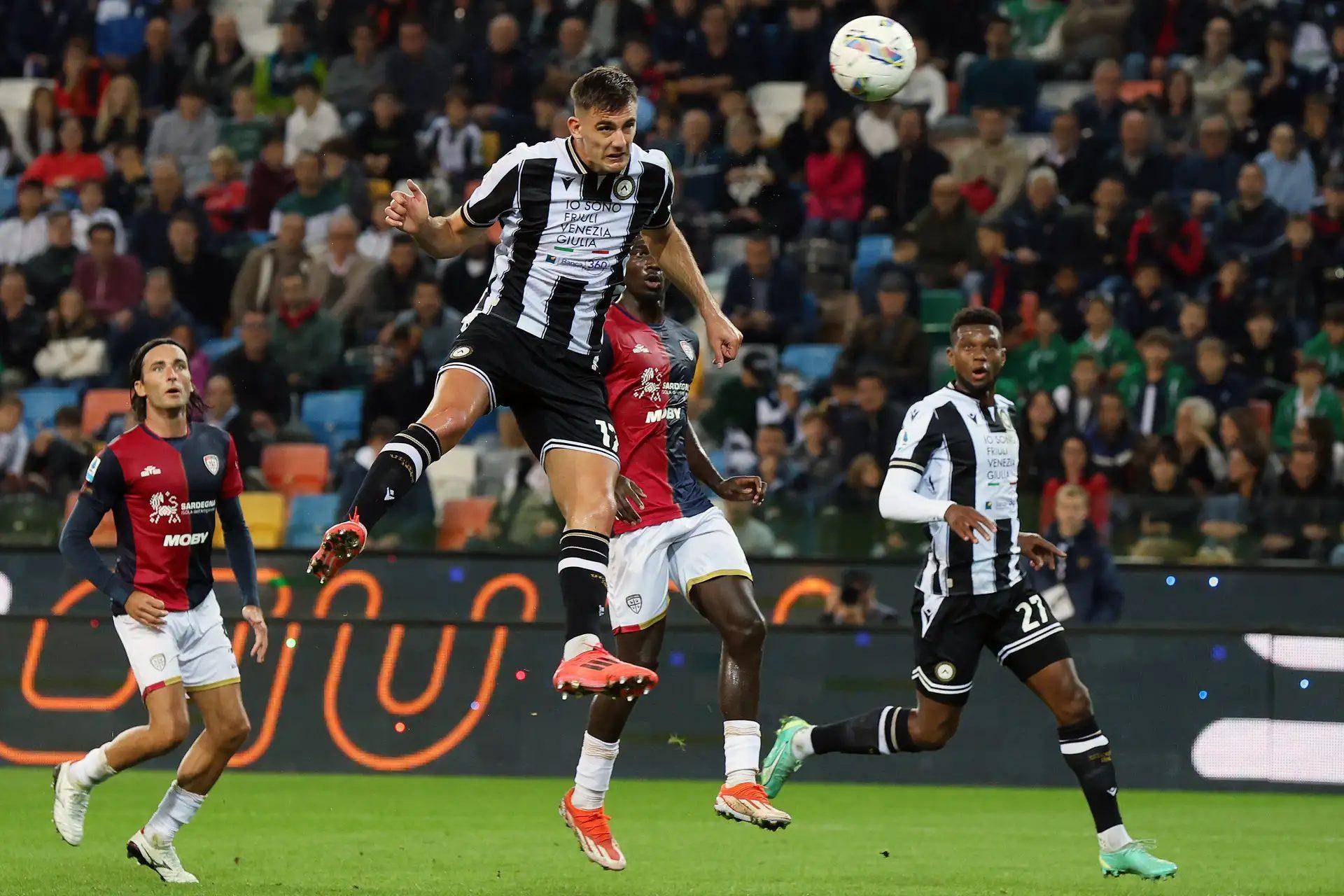 萨帕塔助攻建功,那不勒斯主场豪取三分 萨帕塔助攻建功,那不勒斯主场豪取三分