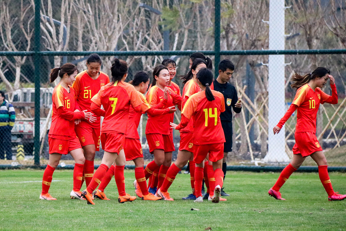 开云体育app-包含国际足坛独特风采：女足赛事吸引观众的词条