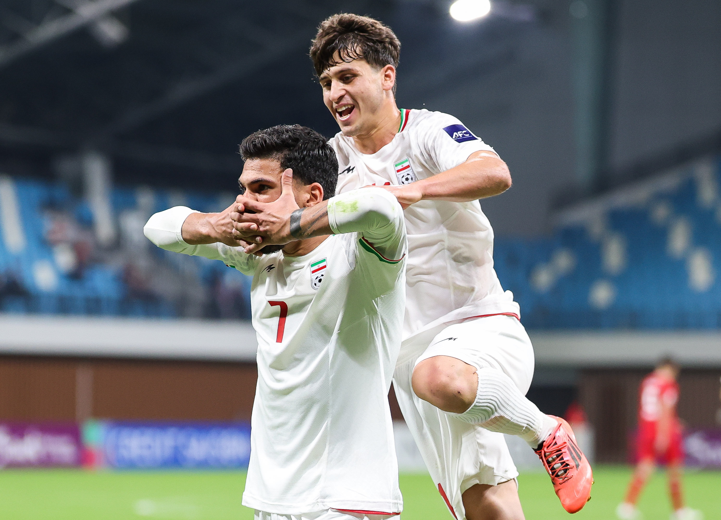 包含亚洲顶级足球俱乐部的新一轮较量引人瞩目的词条 包含亚洲顶级足球俱乐部的新一轮较量引人瞩目的词条