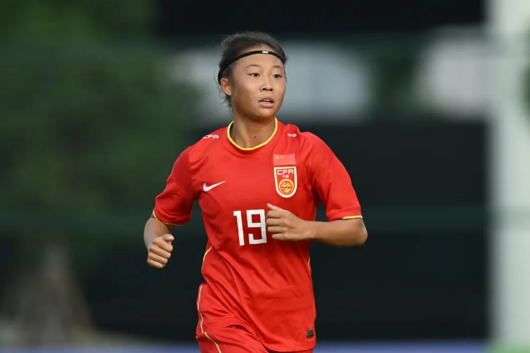 包含前国脚现身中国女足教练组,充实队伍力量的词条 包含前国脚现身中国女足教练组,充实队伍力量的词条