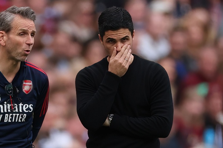 开云下载-关于阿森纳后防连续失误，主帅面临压力的信息