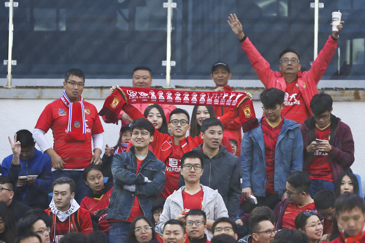 关于青岛队新赛季开门红,球迷欢呼不断的信息 关于青岛队新赛季开门红,球迷欢呼不断的信息