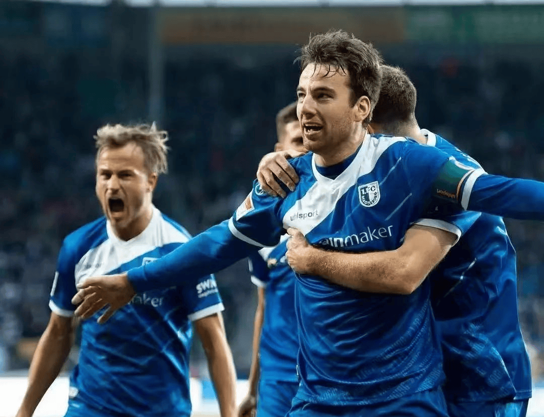 关于柏林赫塔球员备战赛季首场比赛,积极备战提高战力的信息 关于柏林赫塔球员备战赛季首场比赛,积极备战提高战力的信息