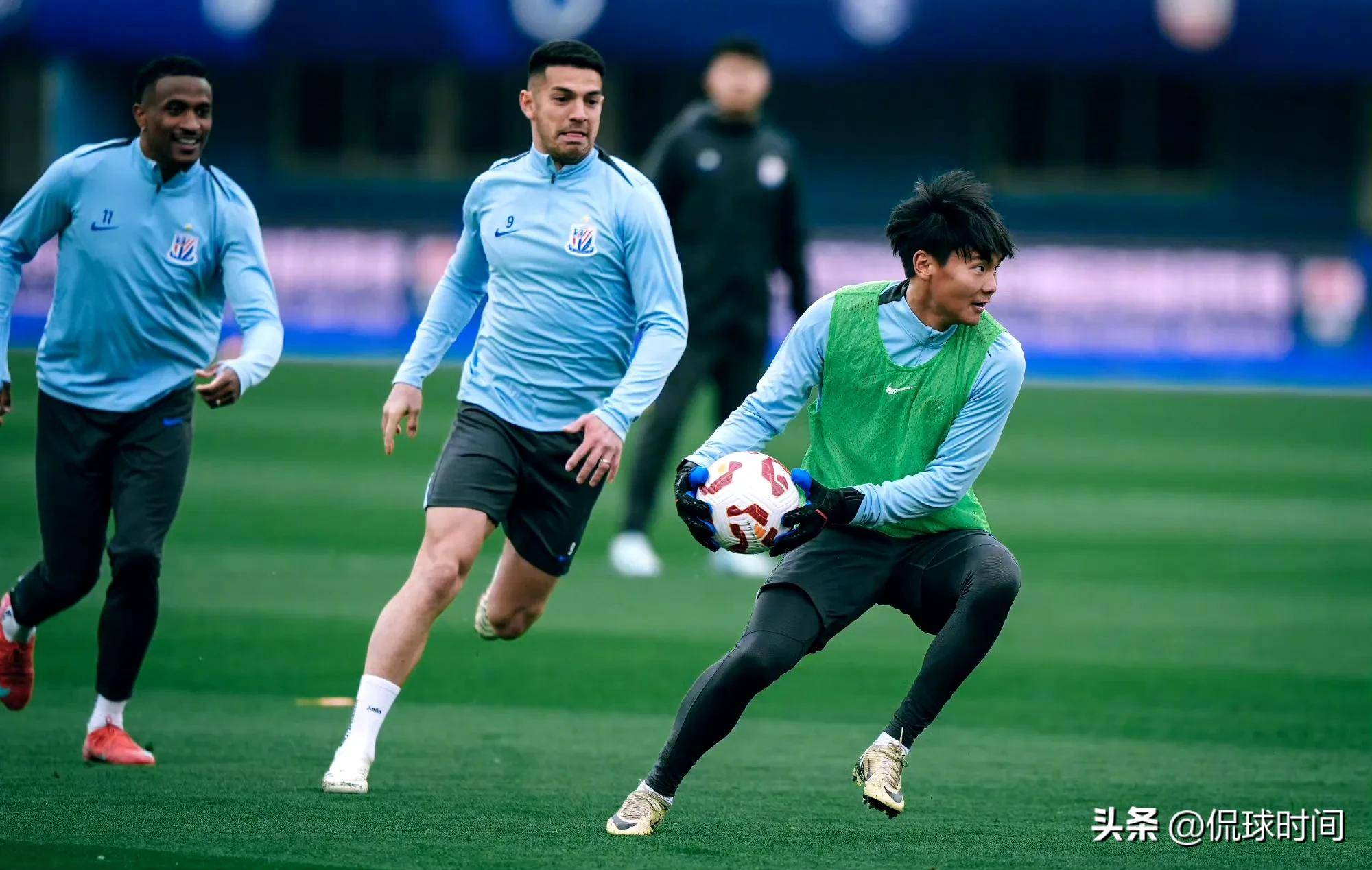 客场艰难！申花挑战鲁能，中超保级球队博弈赛场的简单介绍