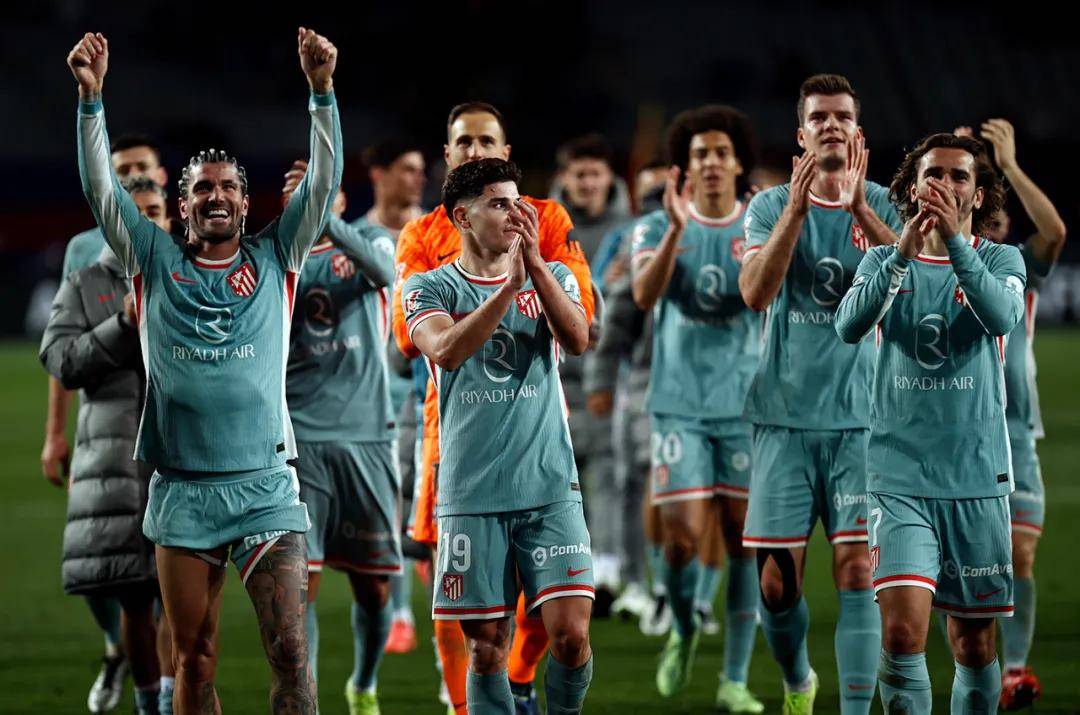 开云体育APP下载-西甲双雄巴萨和马竞争夺联赛冠军