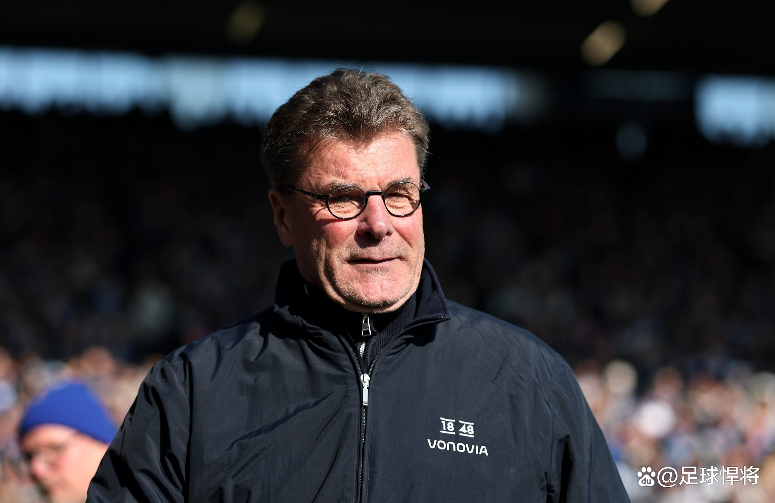 开云平台-包含波鸿陷入主场困境，保级艰难的词条