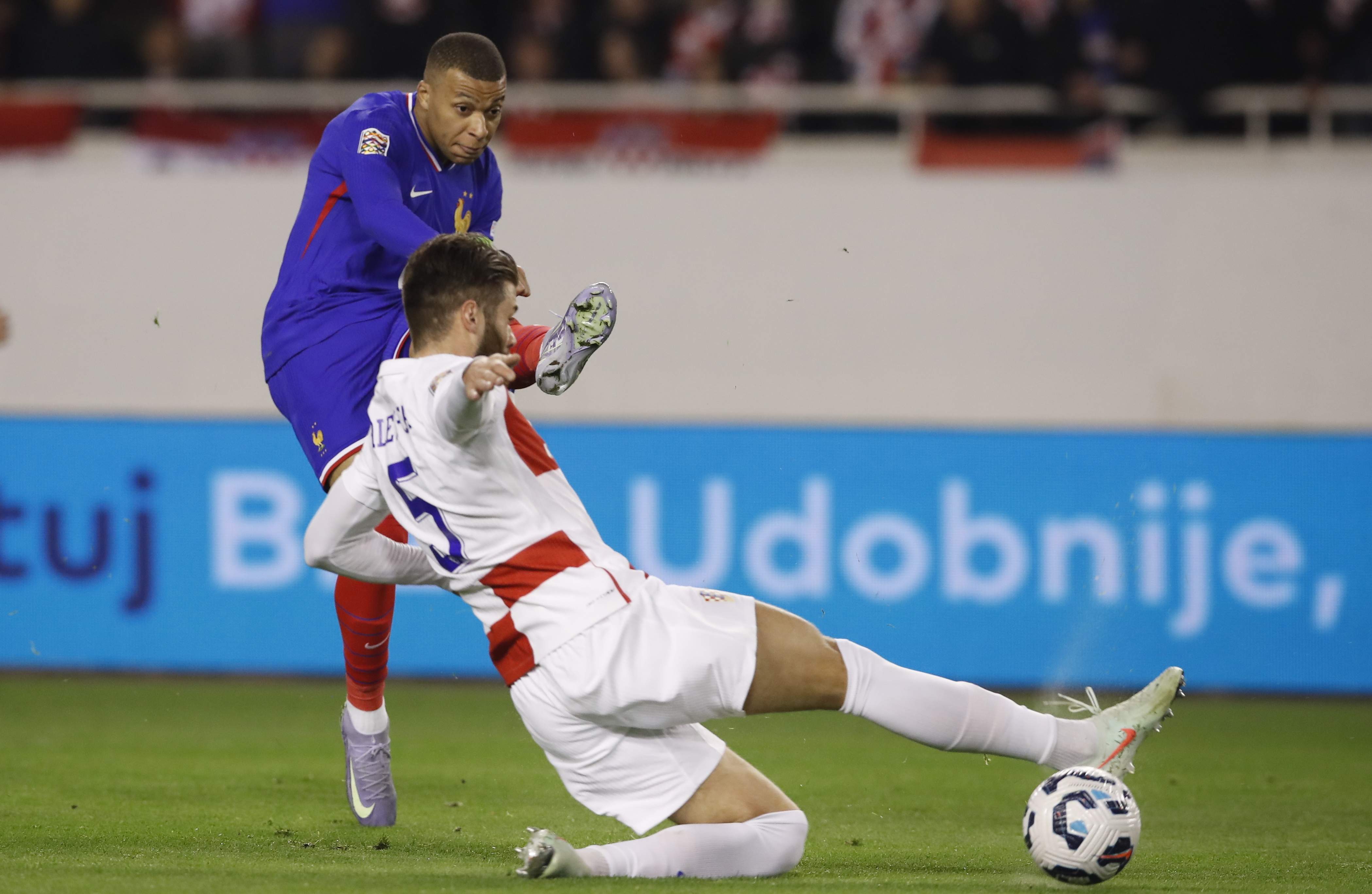 开云平台-克罗地亚队取得胜利，晋级欧锦赛决赛