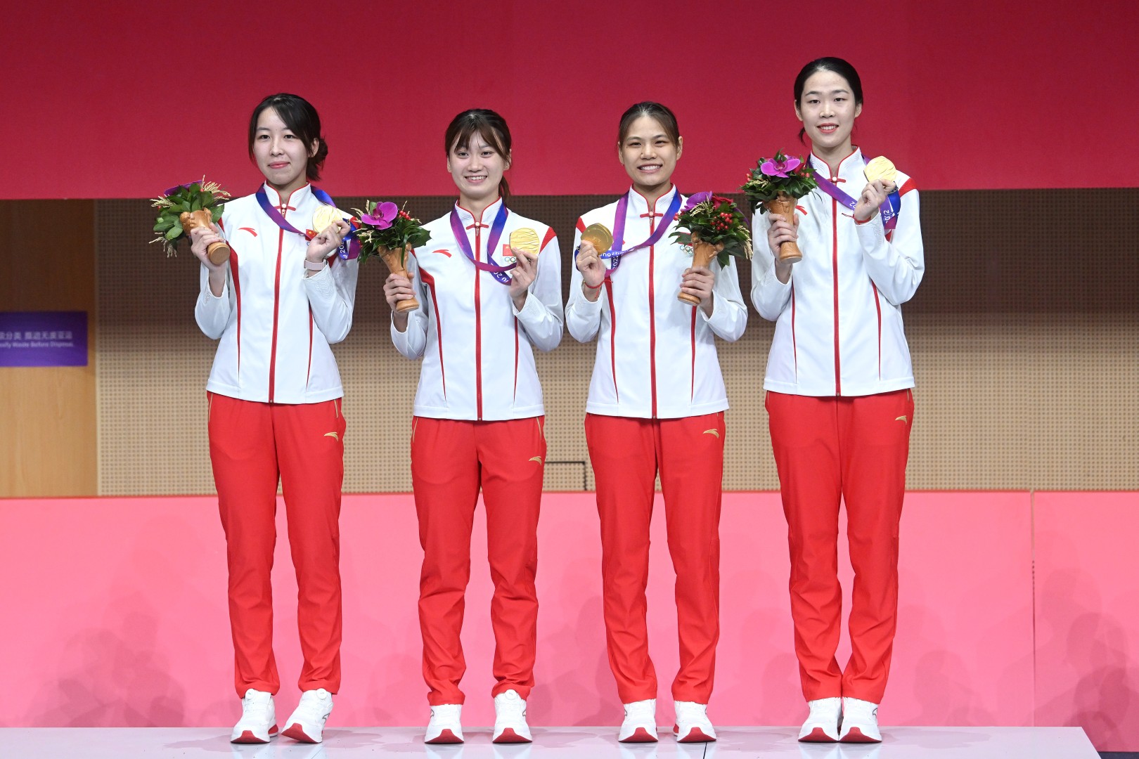 开云体育下载-亚洲击剑选手力压群雄，夺得女子团体金牌