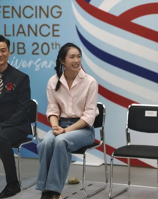 开云平台-优雅出击！西班牙女子击剑选手荣获冠军