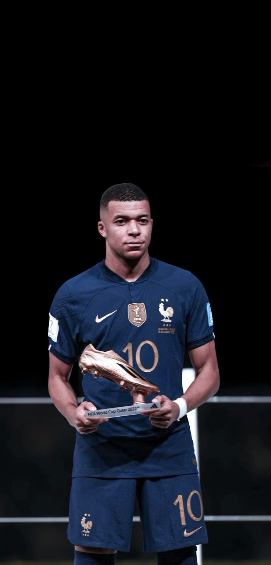 开云官网-姆巴佩在德甲中不敌皇马，球迷沸腾