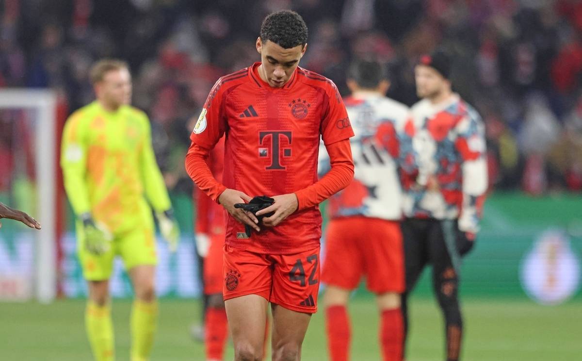 开云体育在线-拜仁遭遇库里碾压，德甲局势紧张