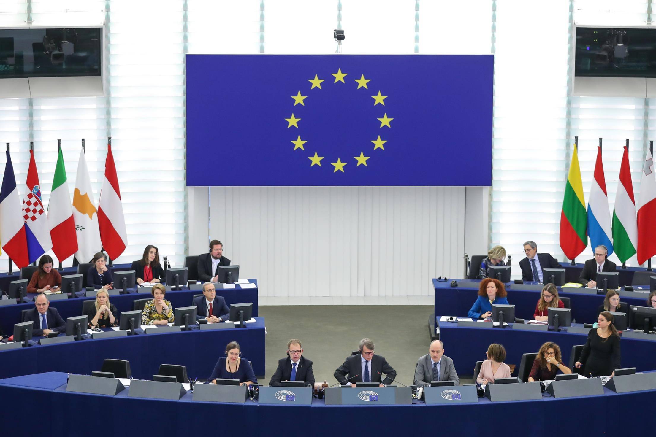 包含欧洲国家级比赛的紧张局势备受关注的词条 包含欧洲国家级比赛的紧张局势备受关注的词条