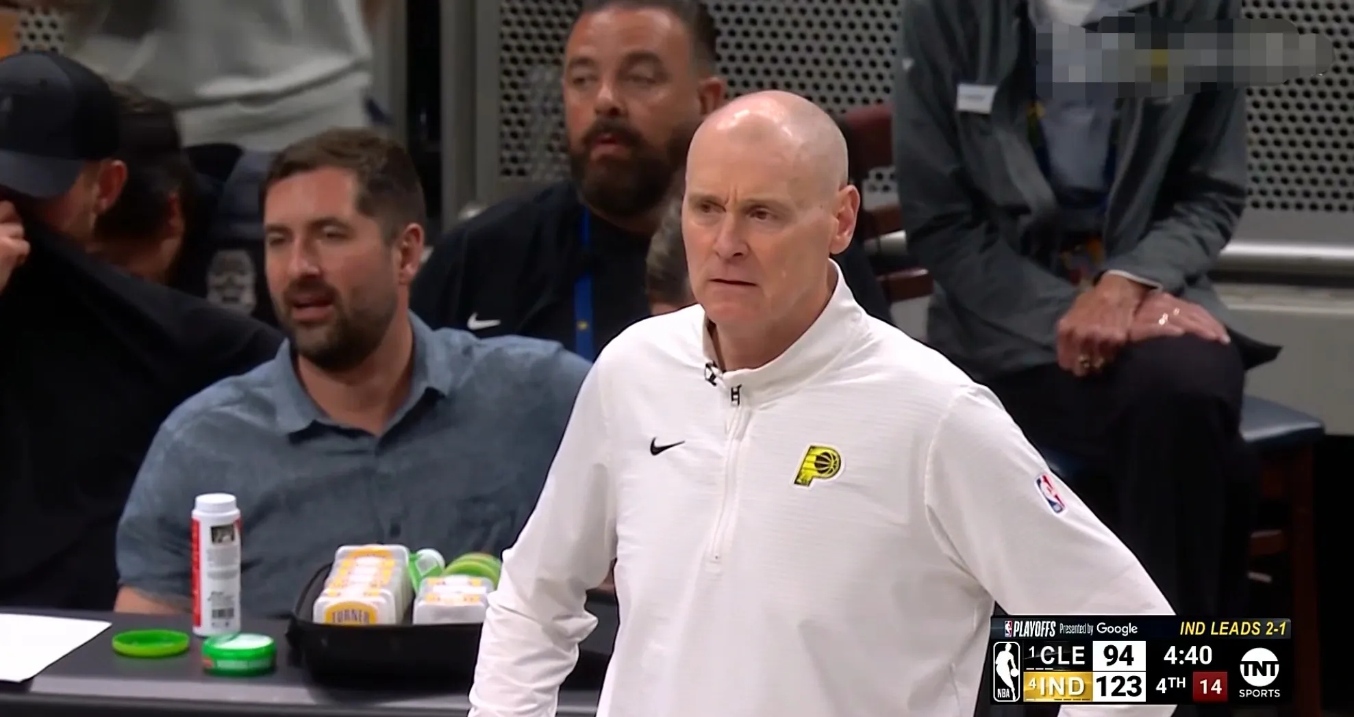 开云体育下载-主帅执教风格备受质疑,球队前途蒙尘