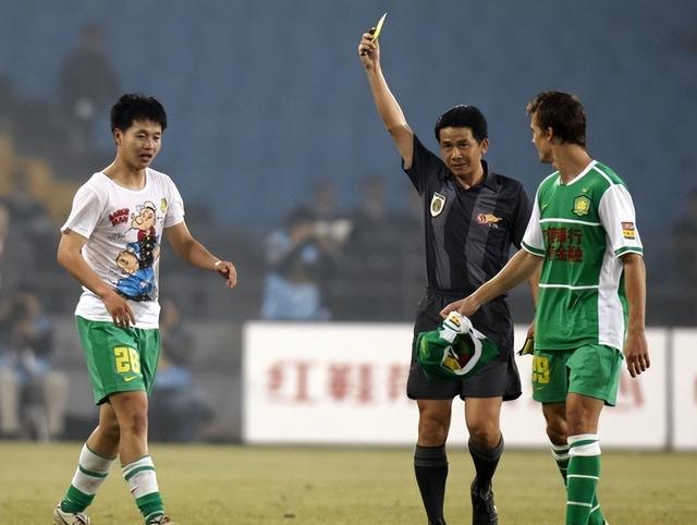 包含球员间发生矛盾，教练团队严肃处理维护团结的词条