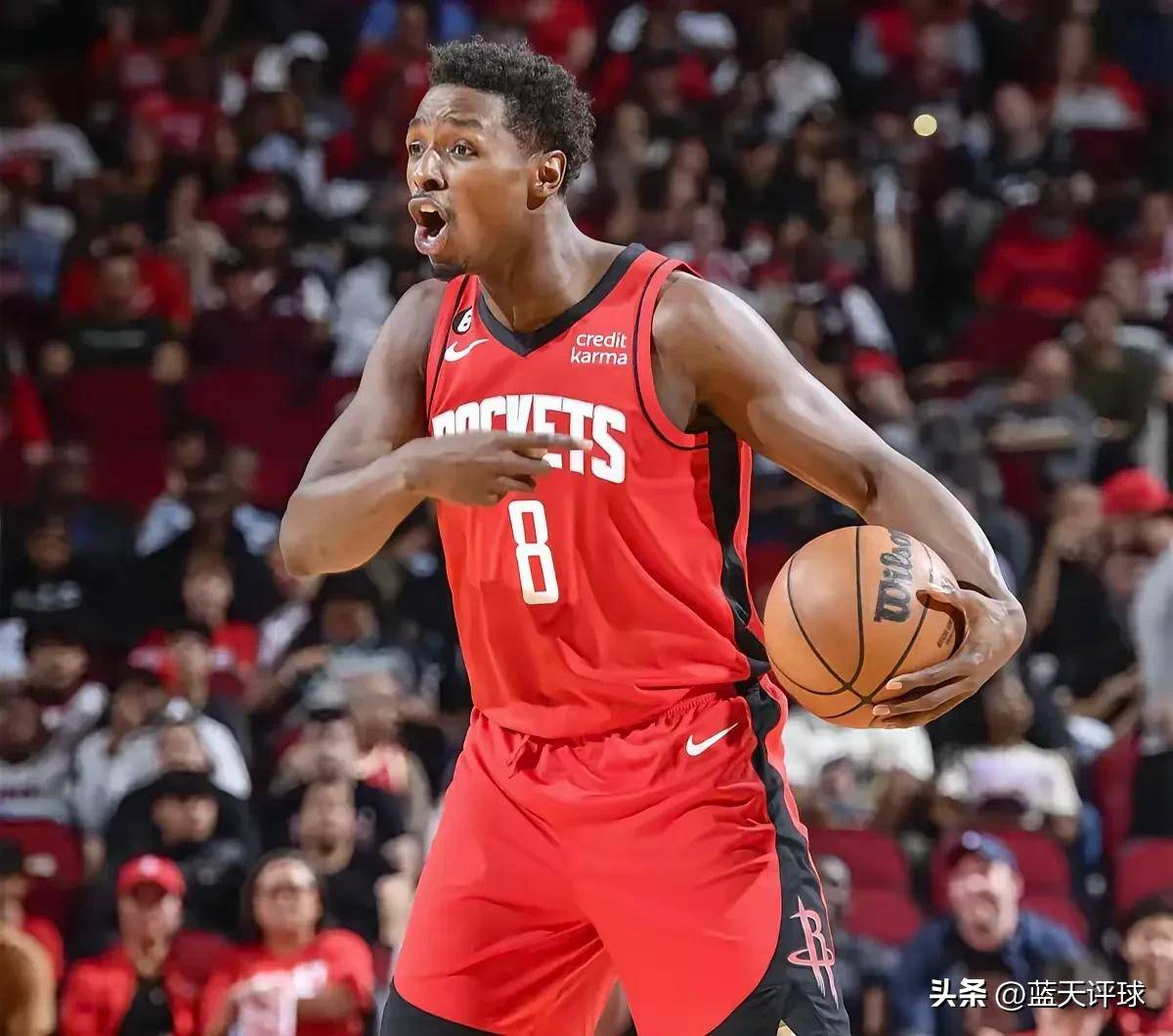 火箭中优秀后卫复出,球队期待他稳定表现 火箭中优秀后卫复出,球队期待他稳定表现