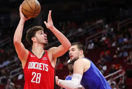 开云体育官方网站-快船队客场不敌太阳，遭遇两连败