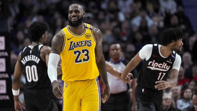 湖人连遭失利,詹姆斯表现黯淡的简单介绍 湖人连遭失利,詹姆斯表现黯淡的简单介绍