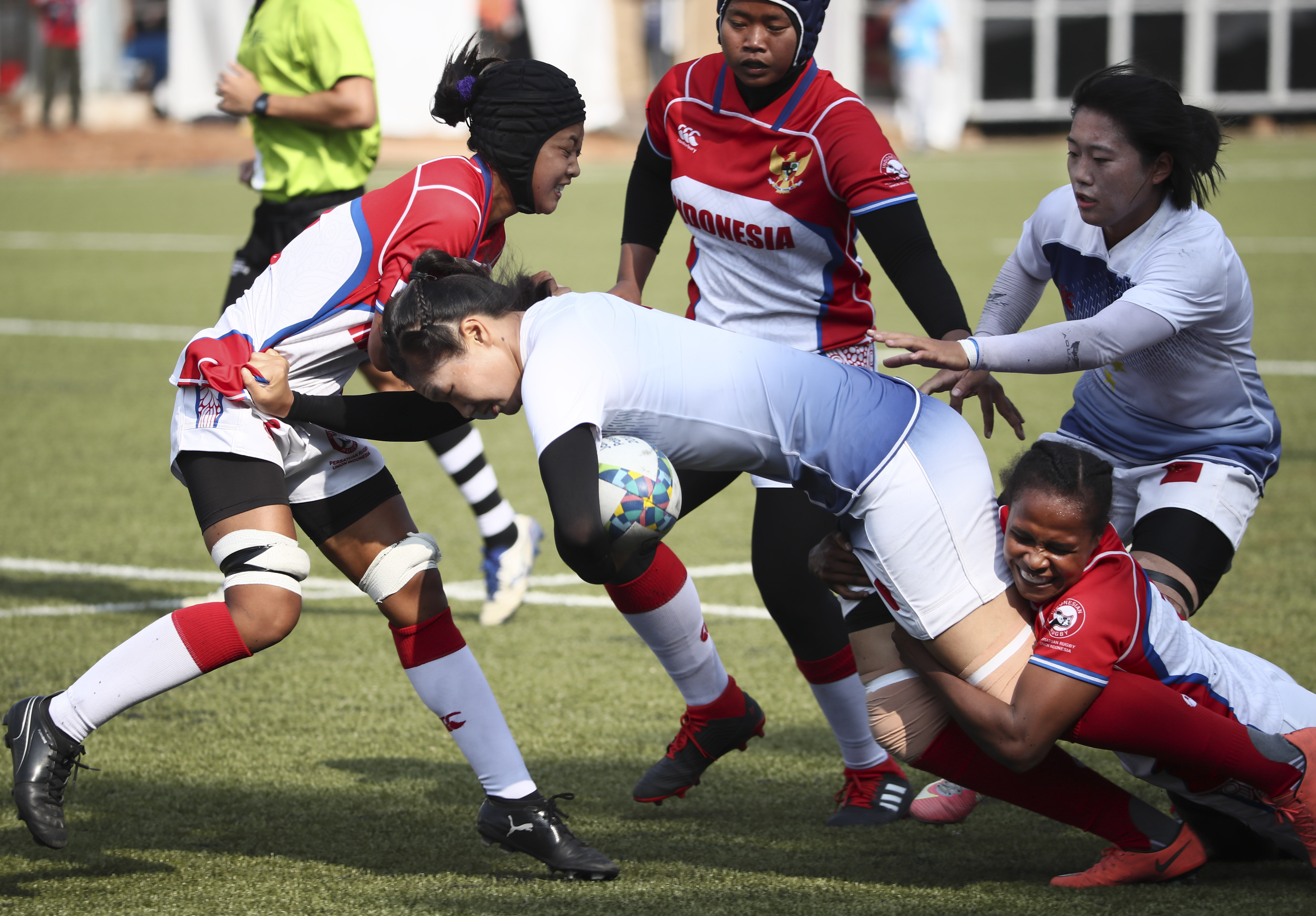 开云体育-橄榄球选手刷新世界纪录,震撼全场