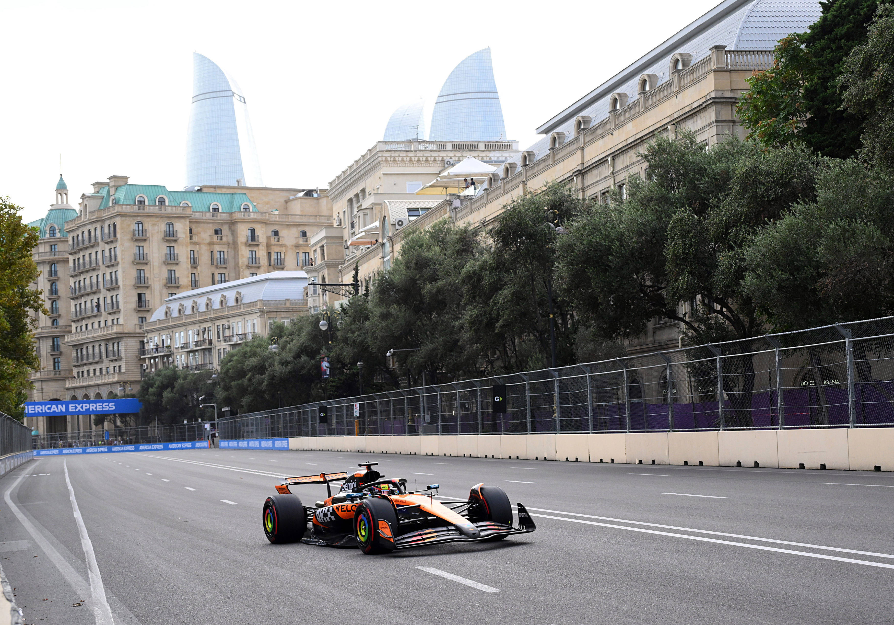 开云体育下载-法拉利绝杀雷诺车队,皮亚斯特里统治全场