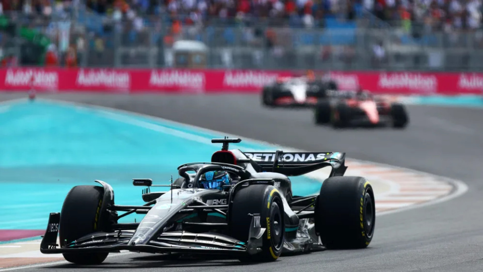 开云体育下载-梅赛德斯完胜威廉姆斯，拉塞尔带队取胜