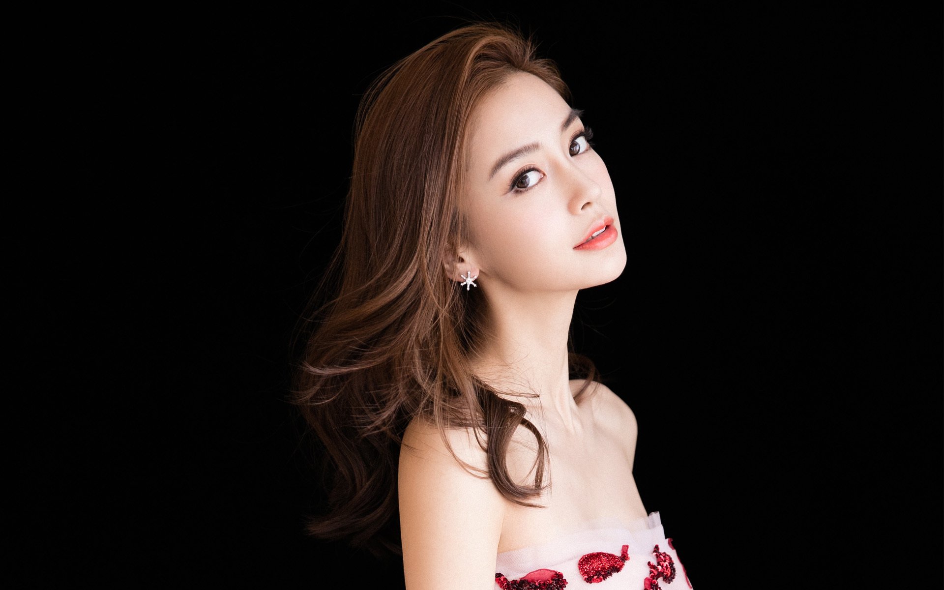 开云体育app-绿茵场上的利拉德时间