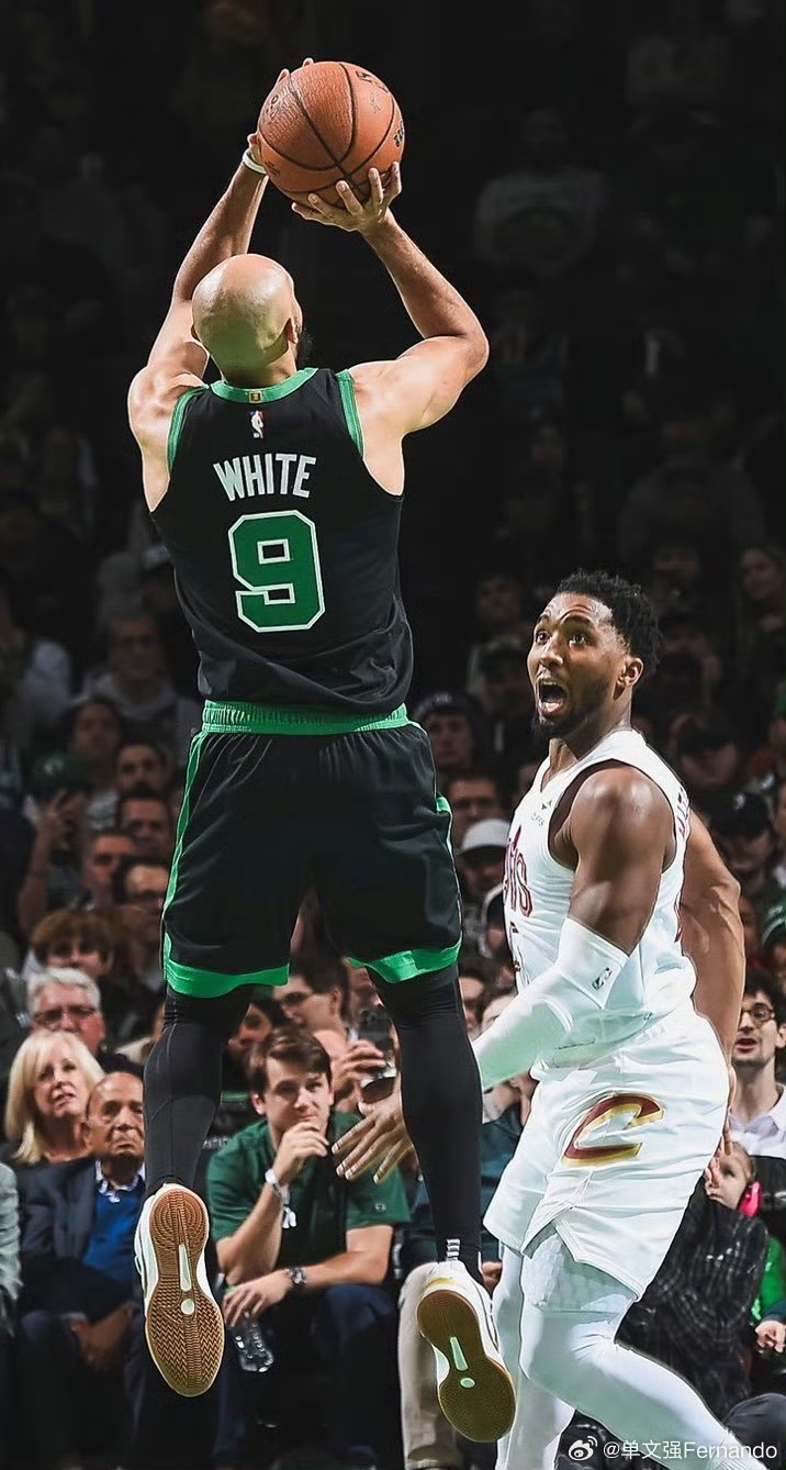 辽宁队冲垮活塞,米切尔贡献制胜表现 辽宁队冲垮活塞,米切尔贡献制胜表现