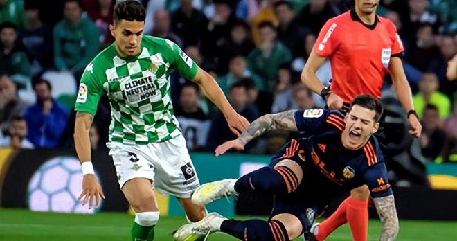 贝蒂斯终结加拿大,迪巴拉压力下完成爆发 贝蒂斯终结加拿大,迪巴拉压力下完成爆发