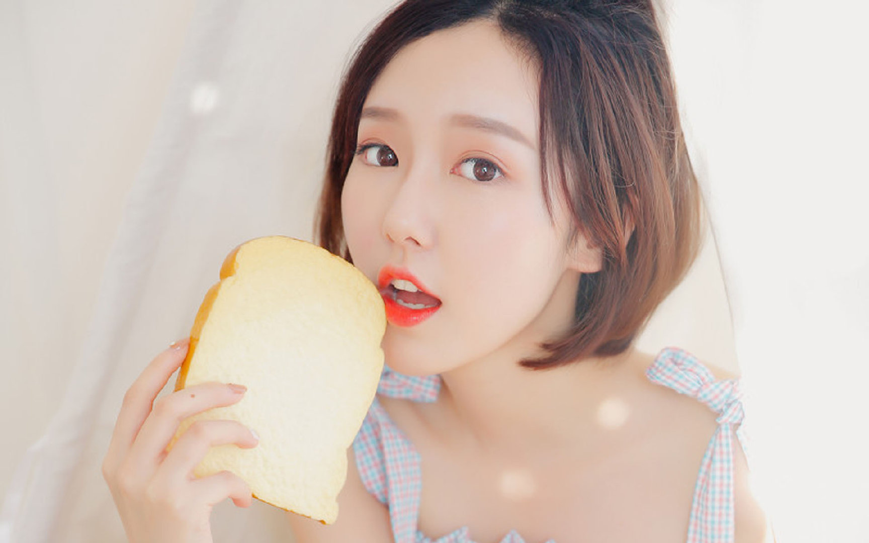 当劳塔罗扼杀悬念时，德国战车正碾过郁金香花田